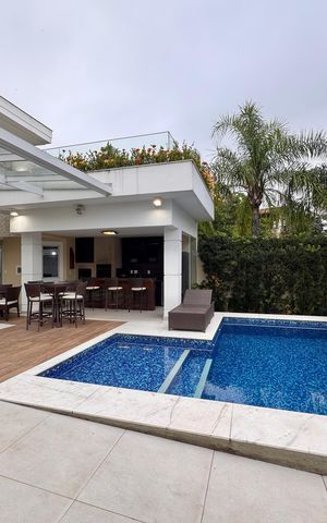 Casa de condomínio para alugar com 382m², 6 quartos e 3 vagas Casa de condomínio para alugar com 382m², 6 quartos e 3 vagasÁrea externa
