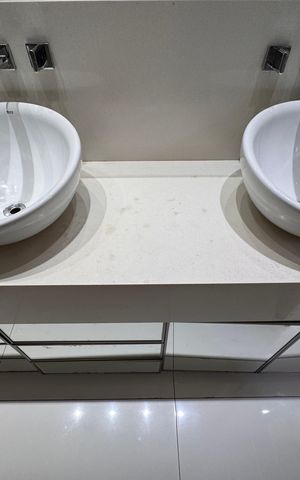 Casa de condomínio para alugar com 382m², 6 quartos e 3 vagas Casa de condomínio para alugar com 382m², 6 quartos e 3 vagasSuíte 2 - Banheiro