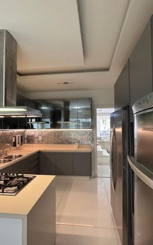 Casa de condomínio para alugar com 382m², 6 quartos e 3 vagas Casa de condomínio para alugar com 382m², 6 quartos e 3 vagasCozinha