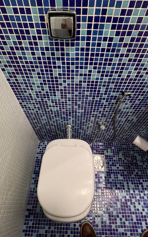 Casa de condomínio para alugar com 382m², 6 quartos e 3 vagas Casa de condomínio para alugar com 382m², 6 quartos e 3 vagasÁrea externa - Lavabo