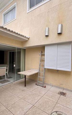 Casa de condomínio para alugar com 382m², 6 quartos e 3 vagas Casa de condomínio para alugar com 382m², 6 quartos e 3 vagasÁrea externa