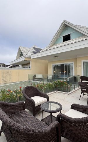 Casa de condomínio para alugar com 382m², 6 quartos e 3 vagas Casa de condomínio para alugar com 382m², 6 quartos e 3 vagasSuíte 2 - Varanda