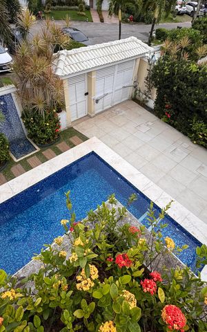 Casa de condomínio para alugar com 382m², 6 quartos e 3 vagas Casa de condomínio para alugar com 382m², 6 quartos e 3 vagasSuíte 2 - Varanda