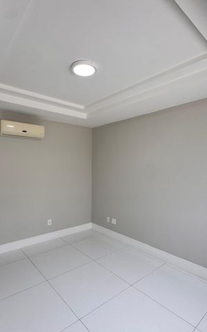 Casa de condomínio para alugar com 382m², 6 quartos e 3 vagas Casa de condomínio para alugar com 382m², 6 quartos e 3 vagasSuíte 5