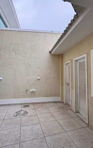 Casa de condomínio para alugar com 382m², 6 quartos e 3 vagas Casa de condomínio para alugar com 382m², 6 quartos e 3 vagasÁrea externa