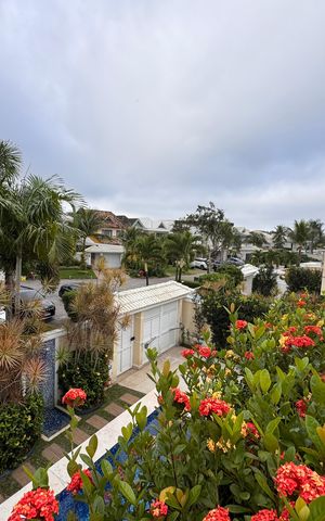 Casa de condomínio para alugar com 382m², 6 quartos e 3 vagas Casa de condomínio para alugar com 382m², 6 quartos e 3 vagasSuíte 2 - Varanda