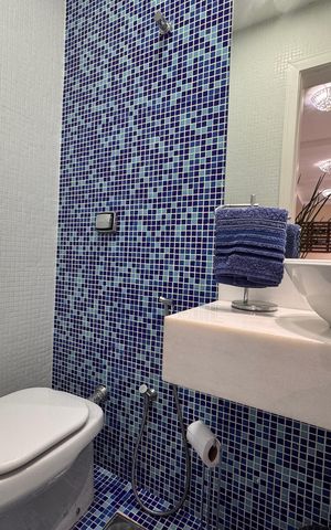 Casa de condomínio para alugar com 382m², 6 quartos e 3 vagas Casa de condomínio para alugar com 382m², 6 quartos e 3 vagasÁrea externa - Lavabo