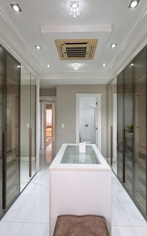 Casa de condomínio para alugar com 382m², 6 quartos e 3 vagas Casa de condomínio para alugar com 382m², 6 quartos e 3 vagasSuíte 3/Closet