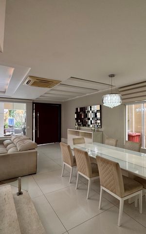 Casa de condomínio para alugar com 382m², 6 quartos e 3 vagas Casa de condomínio para alugar com 382m², 6 quartos e 3 vagasSala