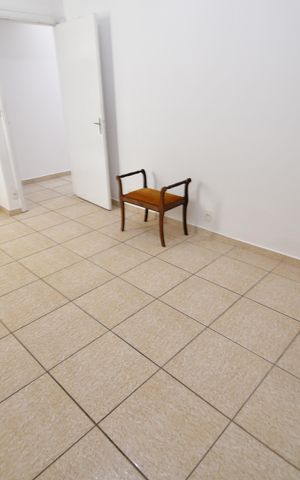 Apartamento à venda com 77m², 1 quarto e sem vagaQuarto 