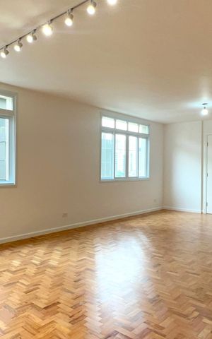 Apartamento à venda com 147m², 3 quartos e 1 vaga Apartamento à venda com 147m², 3 quartos e 1 vagaSala