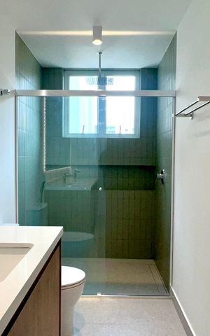 Apartamento à venda com 147m², 3 quartos e 1 vaga Apartamento à venda com 147m², 3 quartos e 1 vagaBanheiro da Suíte