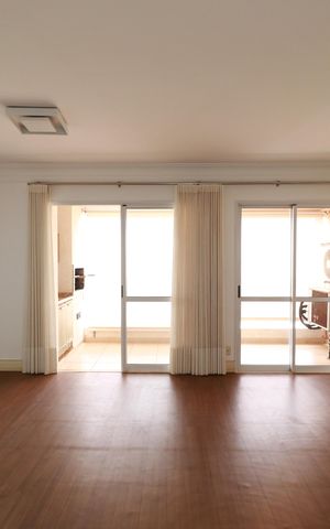 Apartamento para alugar com 128m², 3 quartos e 2 vagasSala