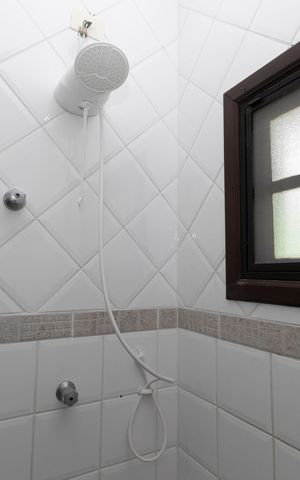 Casa de condomínio para alugar com 140m², 3 quartos e 4 vagasBANHEIRO QUARTO Nº 3 - SUITE
