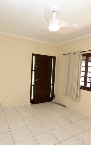 Casa de condomínio para alugar com 140m², 3 quartos e 4 vagasSALA
