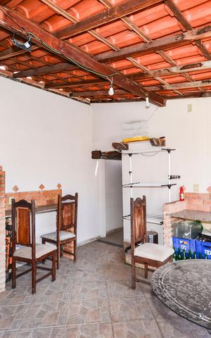 Casa à venda com 300m², 5 quartos e 1 vaga Casa à venda com 300m², 5 quartos e 1 vagaArea de churrasqueira