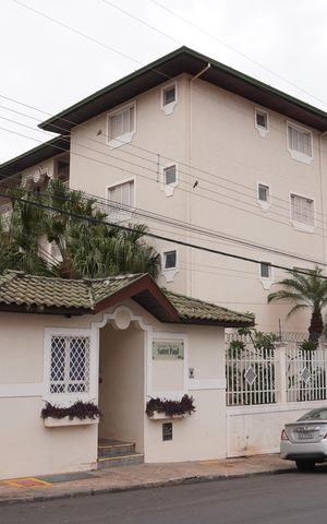 Apartamento para alugar com 75m², 2 quartos e 1 vagaFachada e portaria
