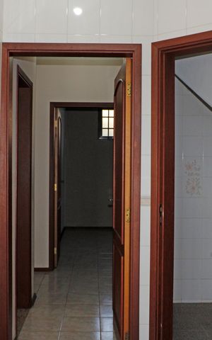 Casa de condomínio para alugar com 920m², 3 quartos e 4 vagasCozinha