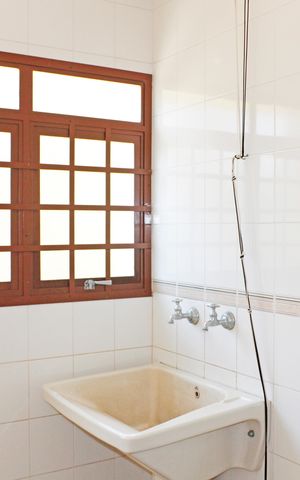 Casa de condomínio para alugar com 920m², 3 quartos e 4 vagasÁrea de Serviço