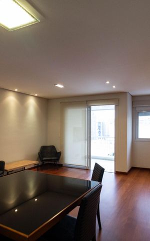 Apartamento para alugar com 110m², 2 quartos e 4 vagas