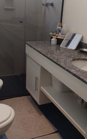 Casa de condomínio para alugar com 216m², 4 quartos e 4 vagas Casa de condomínio para alugar com 216m², 4 quartos e 4 vagasBanheiro 1