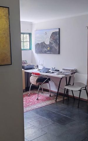 Casa de condomínio para alugar com 216m², 4 quartos e 4 vagas Casa de condomínio para alugar com 216m², 4 quartos e 4 vagasSala