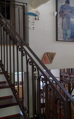 Casa de condomínio para alugar com 216m², 4 quartos e 4 vagas Casa de condomínio para alugar com 216m², 4 quartos e 4 vagasSala