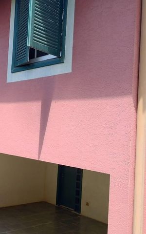 Casa de condomínio para alugar com 216m², 4 quartos e 4 vagas Casa de condomínio para alugar com 216m², 4 quartos e 4 vagasÁrea externa