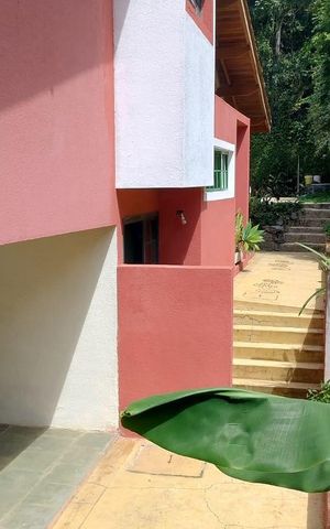 Casa de condomínio para alugar com 216m², 4 quartos e 4 vagas Casa de condomínio para alugar com 216m², 4 quartos e 4 vagasÁrea externa