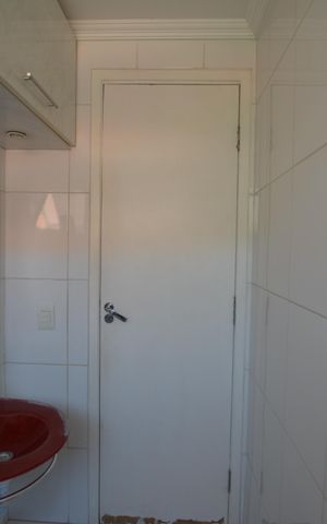 Casa de condomínio à venda com 120m², 3 quartos e 2 vagasBANHEIRO