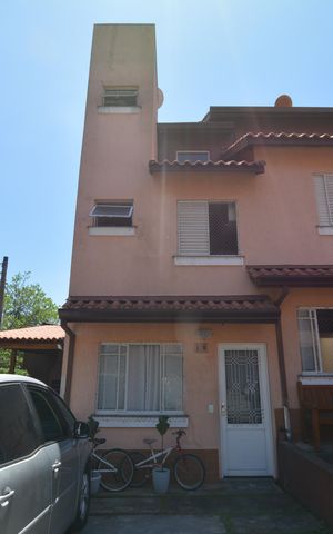 Casa de condomínio à venda com 120m², 3 quartos e 2 vagasFRENTE