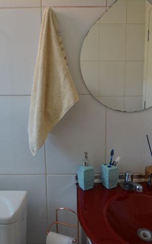 Casa de condomínio à venda com 120m², 3 quartos e 2 vagasBANHEIRO