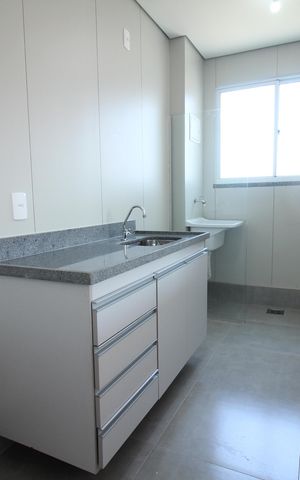Apartamento para alugar com 52m², 2 quartos e 2 vagasCozinha e Área de Serviço