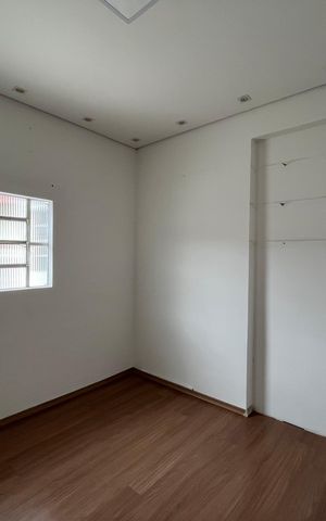 Casa para alugar com 186m², 5 quartos e 3 vagas
