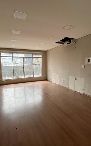 Casa para alugar com 186m², 5 quartos e 3 vagas