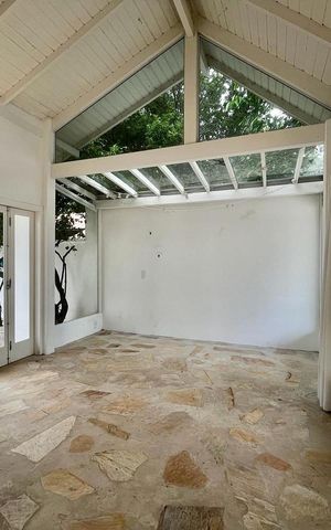 Casa para alugar com 220m², 3 quartos e 2 vagas Casa para alugar com 220m², 3 quartos e 2 vagasÁrea externa