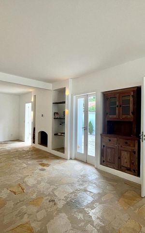 Casa para alugar com 220m², 3 quartos e 2 vagas Casa para alugar com 220m², 3 quartos e 2 vagasSala
