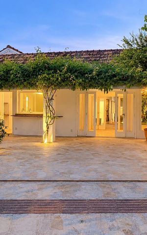 Casa para alugar com 220m², 3 quartos e 2 vagas Casa para alugar com 220m², 3 quartos e 2 vagasFachada