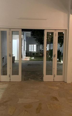 Casa para alugar com 220m², 3 quartos e 2 vagas Casa para alugar com 220m², 3 quartos e 2 vagasÁrea externa