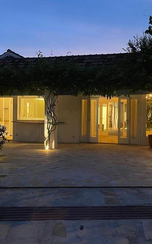 Casa para alugar com 220m², 3 quartos e 2 vagas Casa para alugar com 220m², 3 quartos e 2 vagasFachada