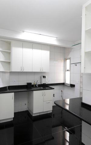 Apartamento para alugar com 184m², 4 quartos e 3 vagasCOZINHA