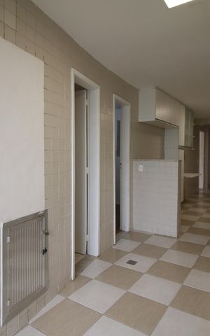 Apartamento à venda com 147m², 4 quartos e 1 vagaÁrea de Serviço