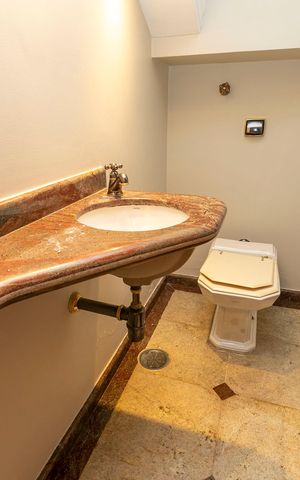 Casa de condomínio para alugar com 280m², 5 quartos e 4 vagasLAVABO