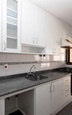 Casa de condomínio para alugar com 280m², 5 quartos e 4 vagasCOZINHA