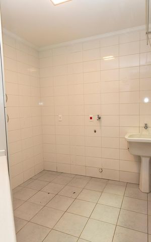 Casa de condomínio para alugar com 280m², 5 quartos e 4 vagasÁREA DE SERVIÇO