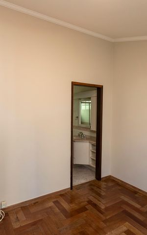 Casa de condomínio para alugar com 280m², 5 quartos e 4 vagasSUITE Nº 1