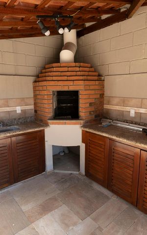 Casa de condomínio para alugar com 280m², 5 quartos e 4 vagasQUINTAL COM PISCINA E CHURRASQUEIRA