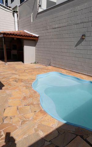 Casa de condomínio para alugar com 280m², 5 quartos e 4 vagasQUINTAL COM PISCINA E CHURRASQUEIRA