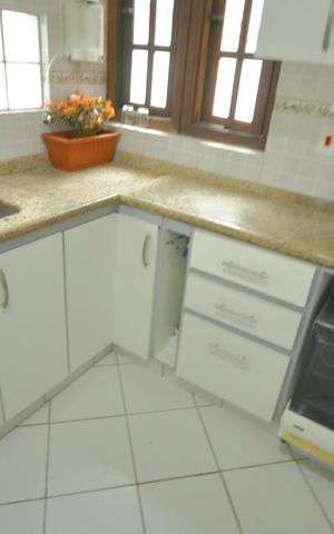Casa para alugar com 250m², 3 quartos e 3 vagasCozinha 