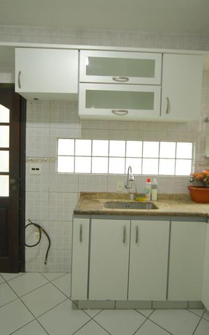 Casa para alugar com 250m², 3 quartos e 3 vagasCozinha 